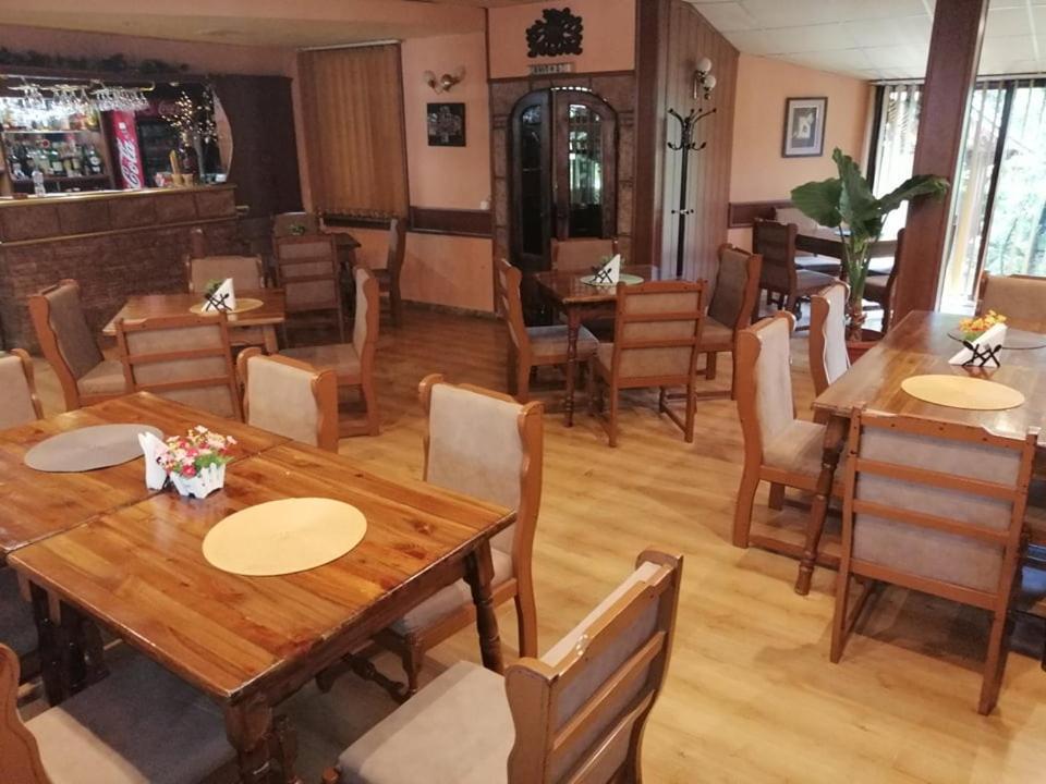 Хотел Омега Stara Zagora Extérieur photo